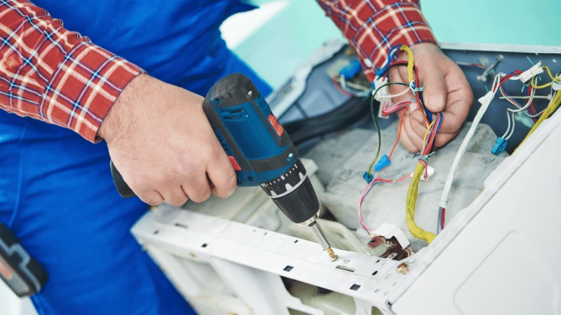 Güzelbahçe Fondital Fondital çamaşır makinesi kart tamiri – Su almama arızası orijinal parça ile giderildi. - Teknik servis örneği